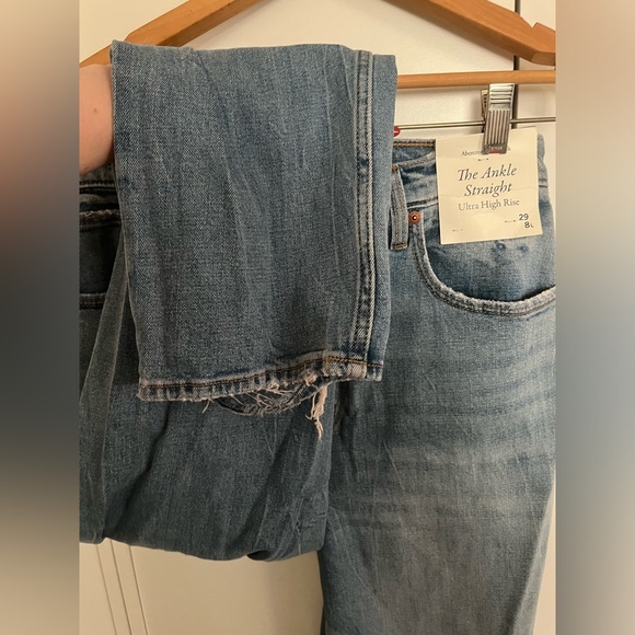 Abercrombie the ankle straight ultra high rise NWT - Picture 5 of 9